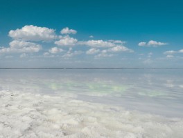 察尔汗盐湖开放时间_察尔汗盐湖旅游资源开发项目