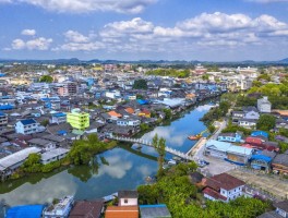泰国曼谷水上市场位于什么河上信仰什么教的简单介绍